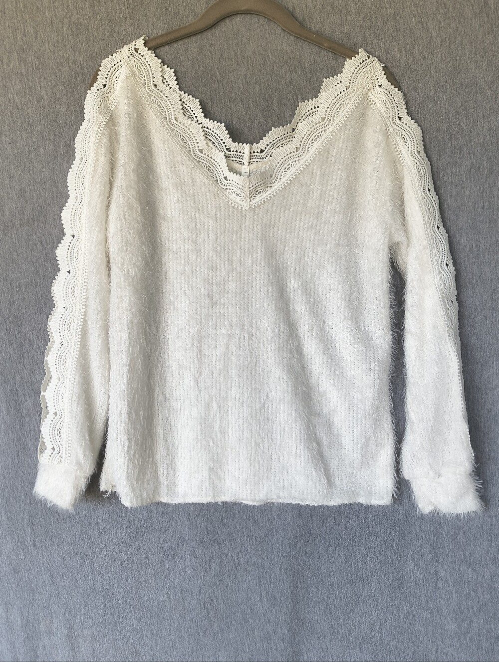 White Lace‑Trim Fuzzy Sweater – Size XL